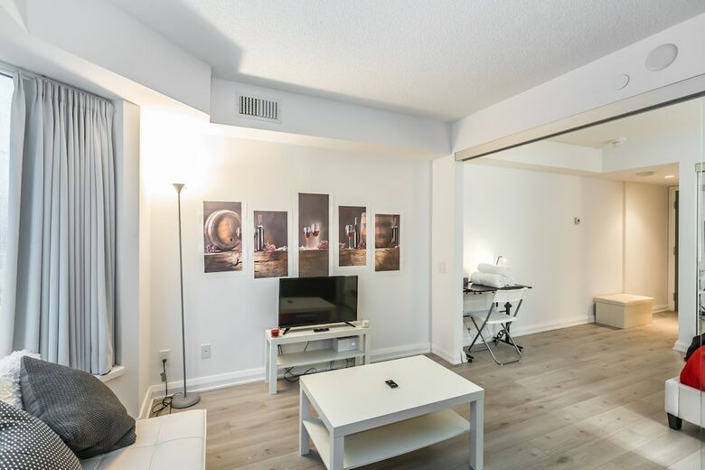 Apartamentos Executive Class, Downtown Luxury Condo @ Yorkville