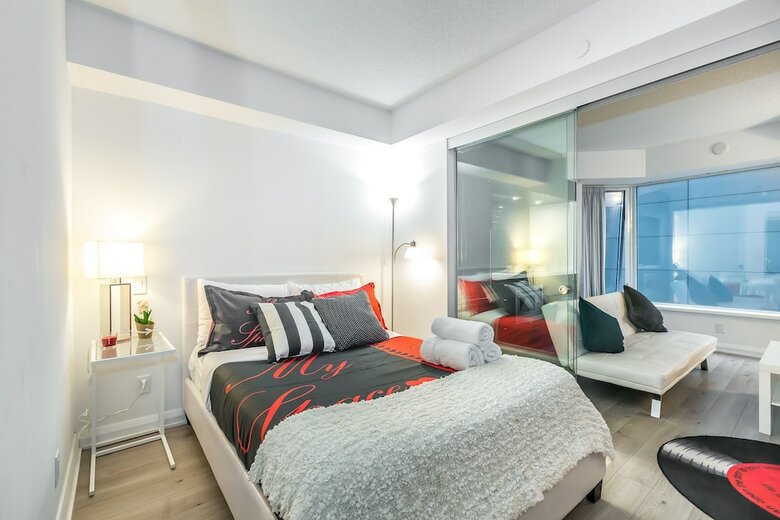 Apartamentos Executive Class, Downtown Luxury Condo @ Yorkville