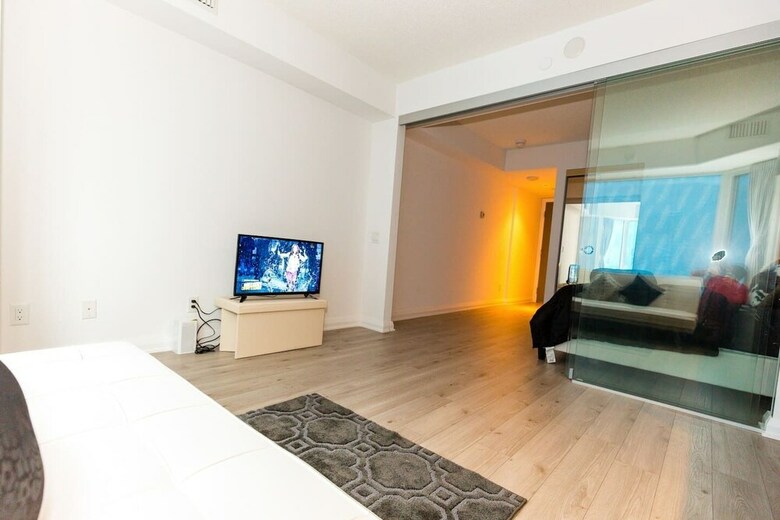 Apartamentos Executive Class, Downtown Luxury Condo @ Yorkville