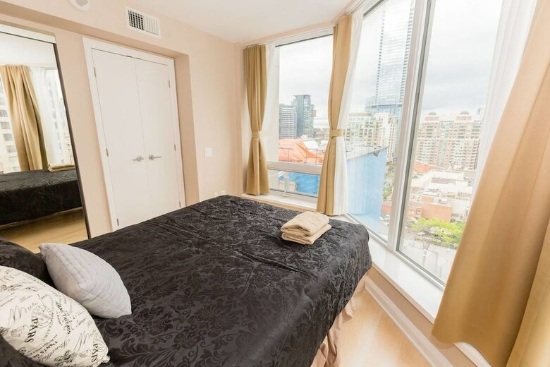 Apartamentos Luxury Yorkville Downtown Condo