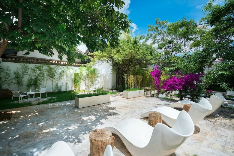 Floral Hotel Lijiang Guangyin Designer