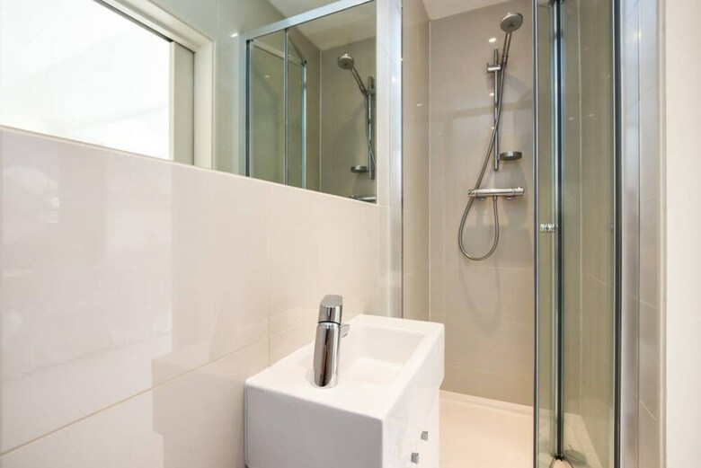 Stylish 3 Bedroom Apartment In Pimlico