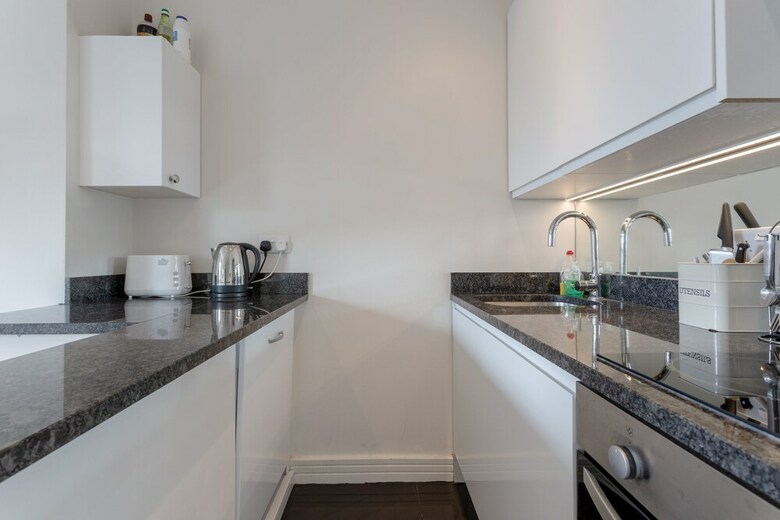 Stylish 3 Bedroom Apartment In Pimlico
