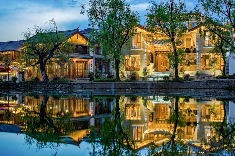 Posada Floral Hotel Lijiang Lakeside Inn