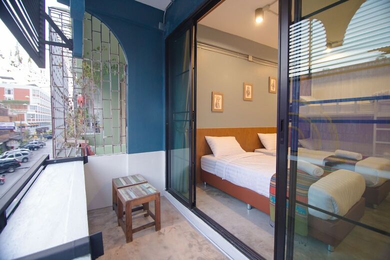 Hotel Suree House
