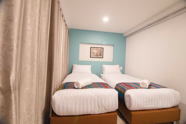 Hotel Suree House