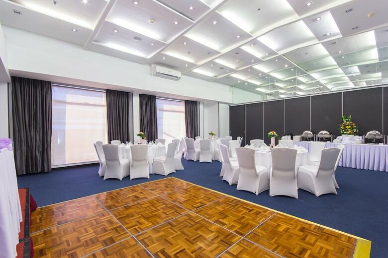 Hotel Microtel By Wyndham Mall Of Asia