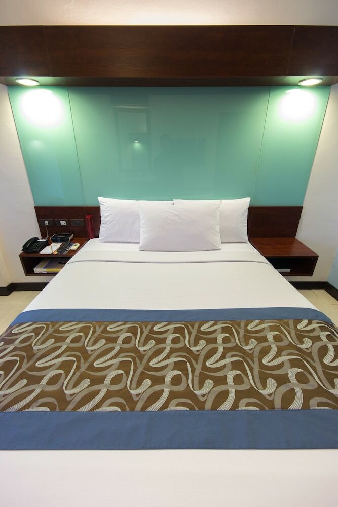 Hotel Microtel By Wyndham Mall Of Asia
