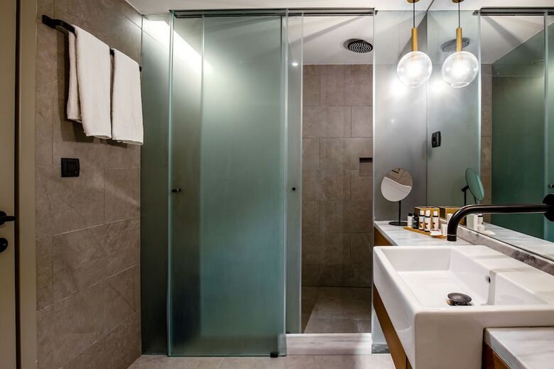 Hotel Bob W Eolou