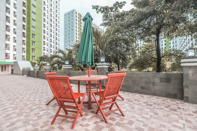 Hotel Oyo 498 Green Lake View Ciputat