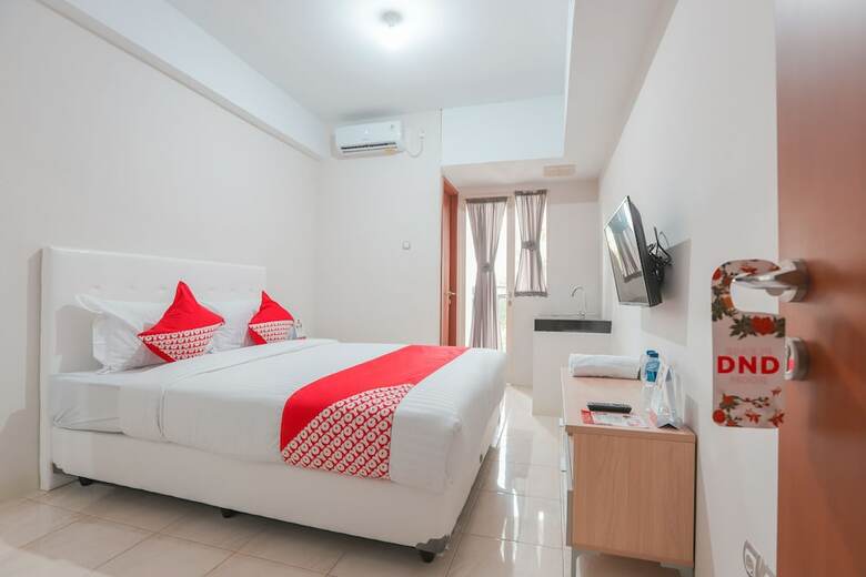 Hotel Oyo 498 Green Lake View Ciputat