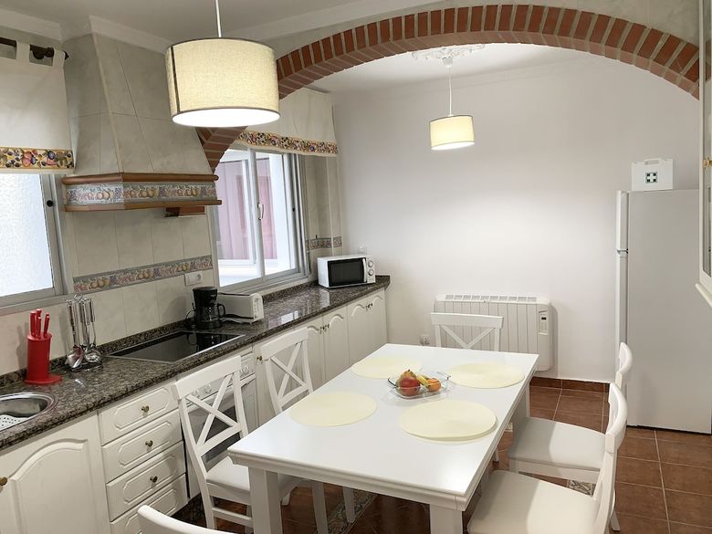 Modern Luxury Apartment Near City Center