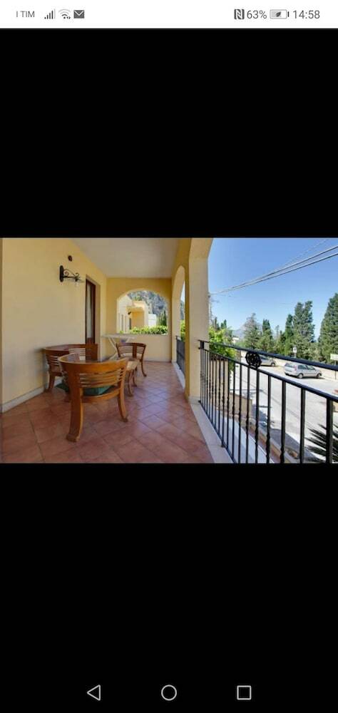 Bed & Breakfast Kalura