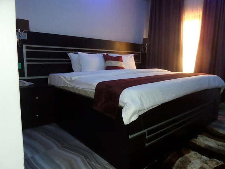 White Court View Hotel
