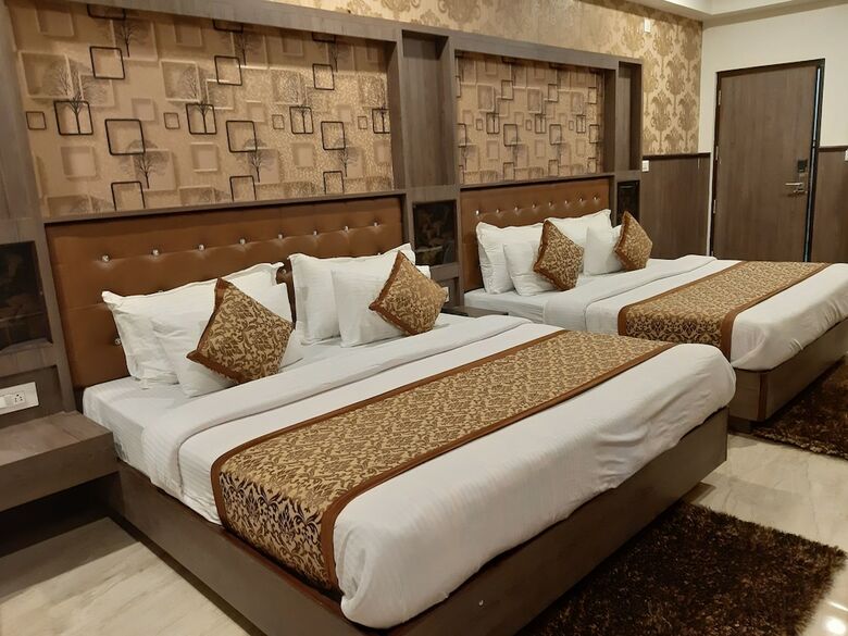 Hotel Chintpurni International