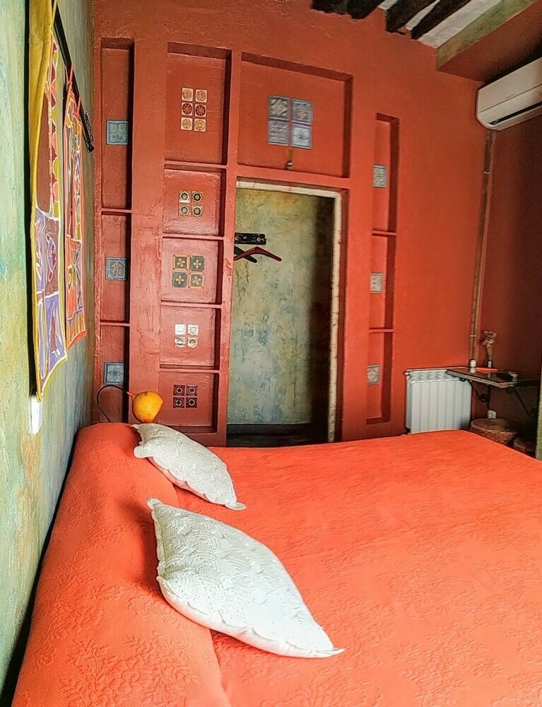 Artistic B&B