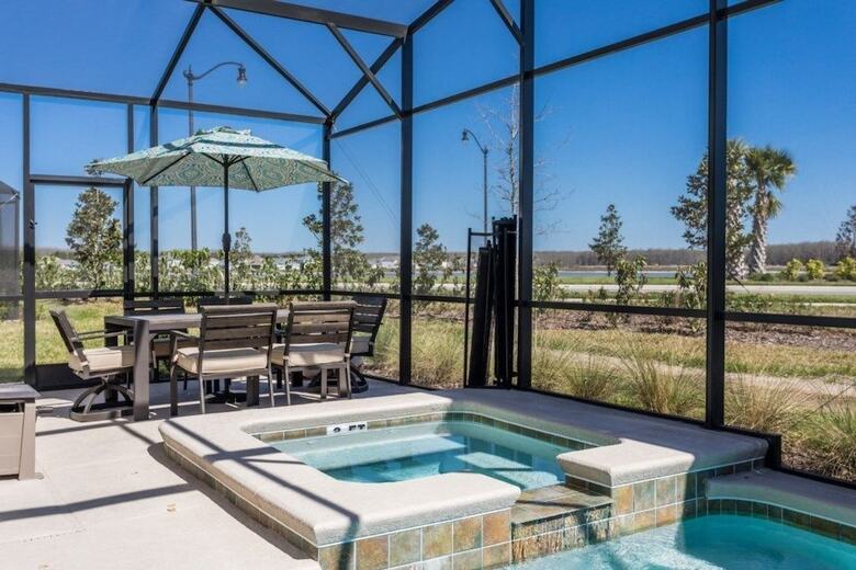 5br Pool Home In Storey Lake By Shv-4817