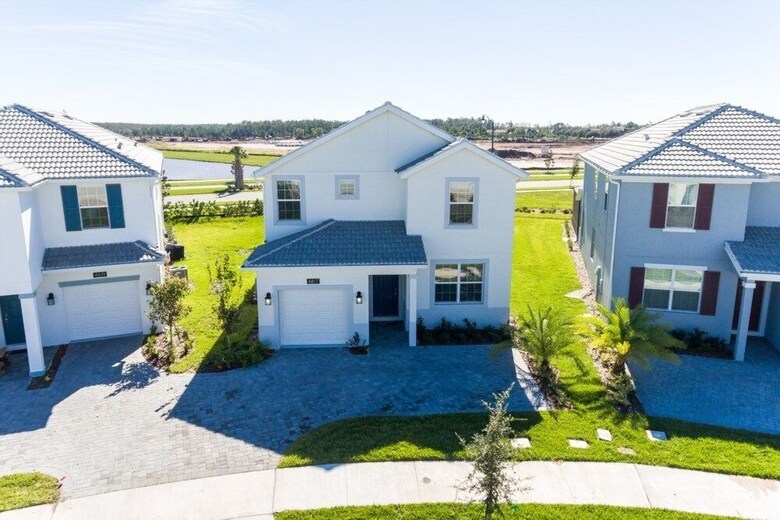5br Pool Home In Storey Lake By Shv-4817