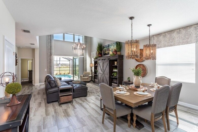 5br Pool Home In Storey Lake By Shv-4817