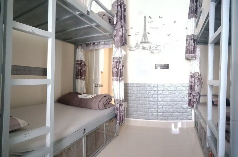 Hostal Europe Town Hostel & Bar - Adults Only