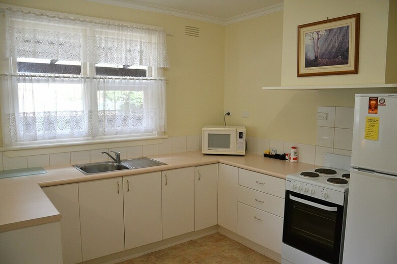 Orana House, Bright