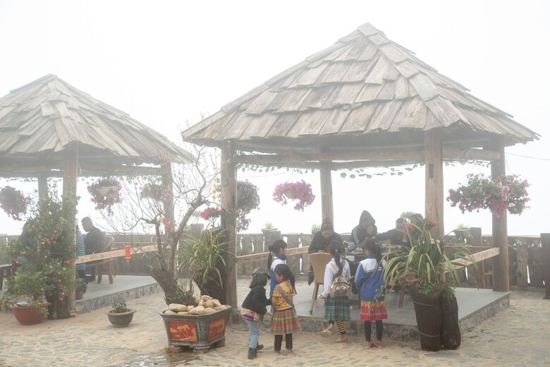 Hostal Muong Hoa River View Homestay - Hostel
