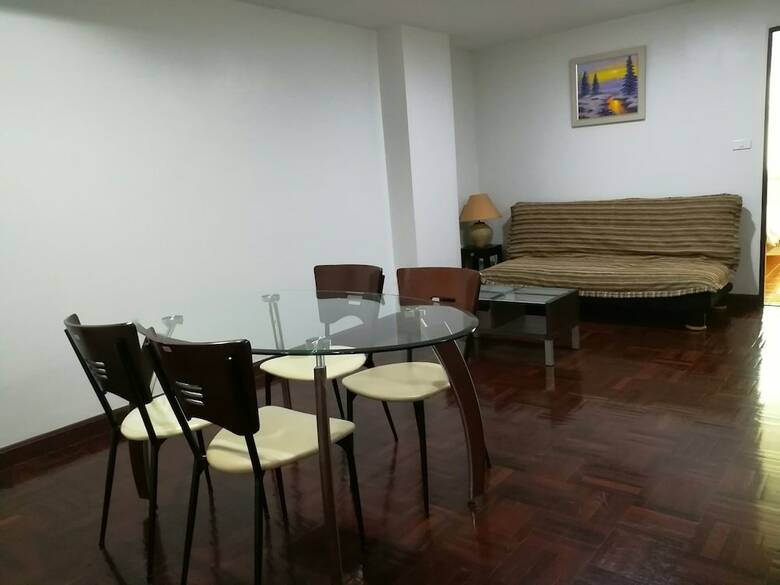 Hotel Le Vanvarothai Saladaeng Residence