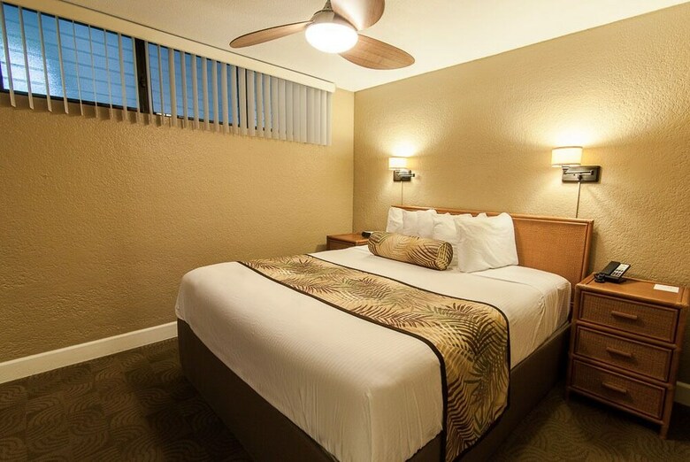 Kona Reef Resort