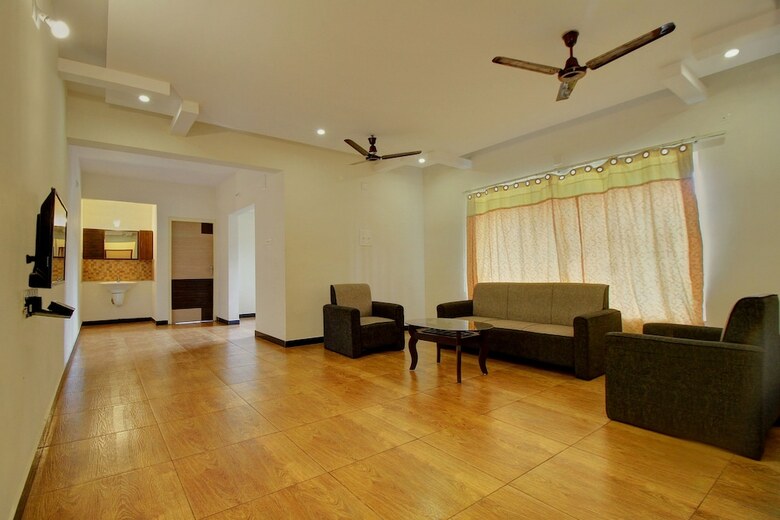 Hotel Oyo 22276 Sujitha Service Apartments
