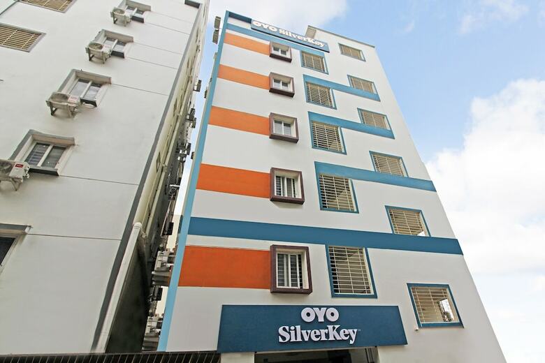 Hotel Silverkey Executive Stays 27824 Dharamkar Residency