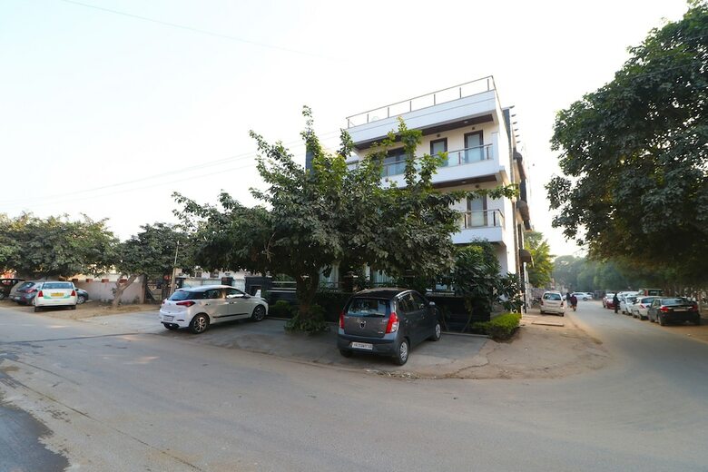 Oyo 26915 Hotel North East Residency