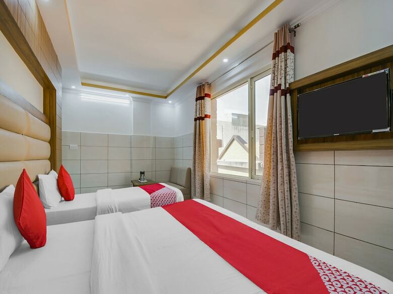 Oyo 17006 Hotel Girnar