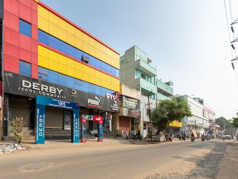 Hotel Oyo 19396 Cristal Residency