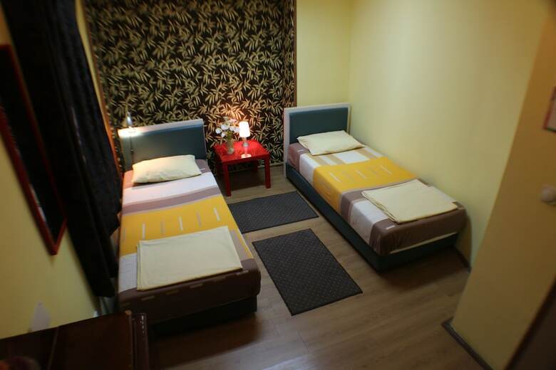 Hostal Reveller's Hostel