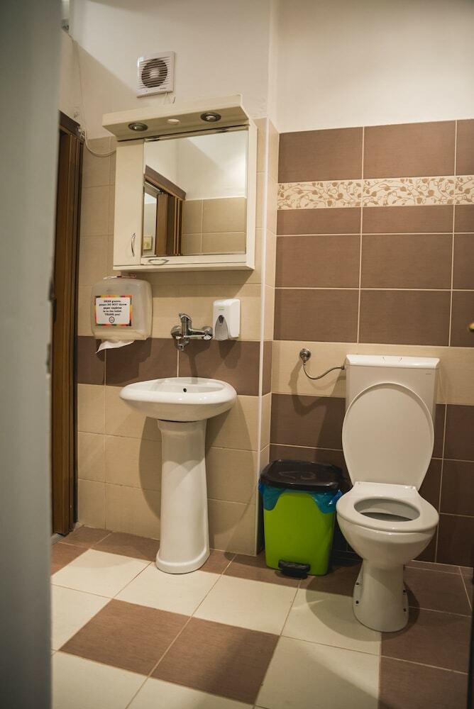 Hostal Reveller's Hostel