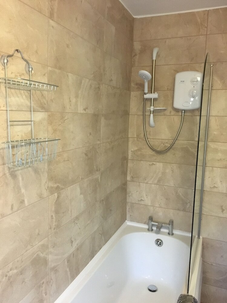 Central 3 Bd House With Garden & Jacuzzi