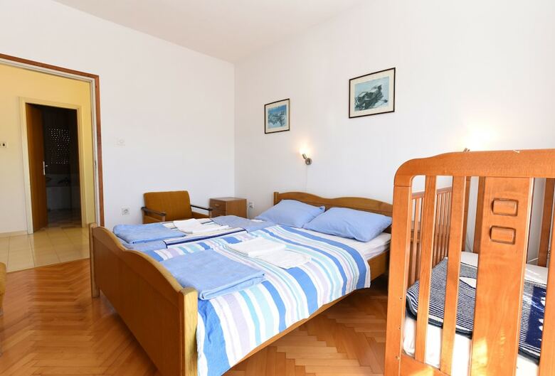 Apartment 74