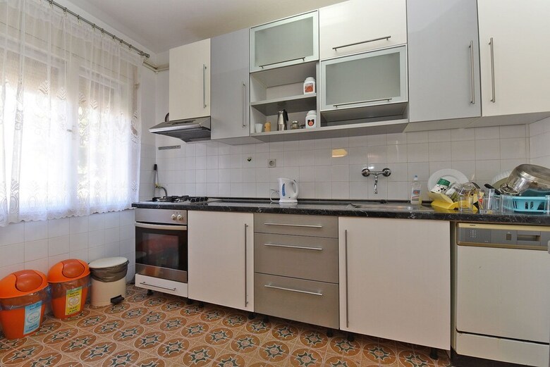Apartment 74