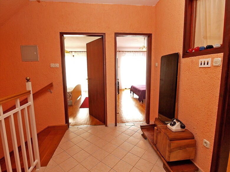 Apartment 70