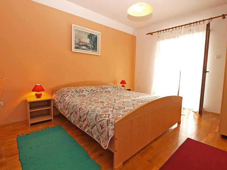 Apartment 70