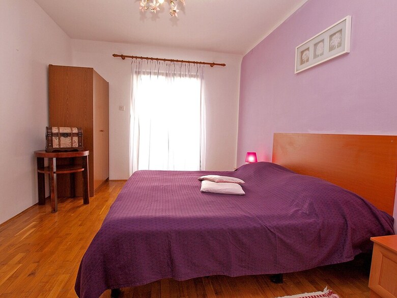 Apartment 70