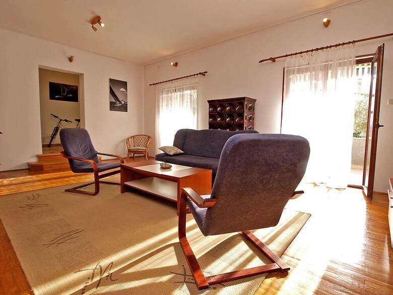 Apartment 70