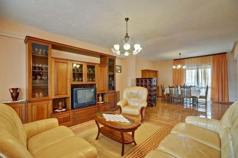 Apartment 43