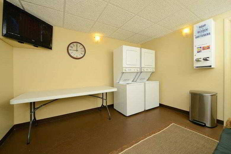 Hotel Best Western Plus Landing View Inn & Suites
