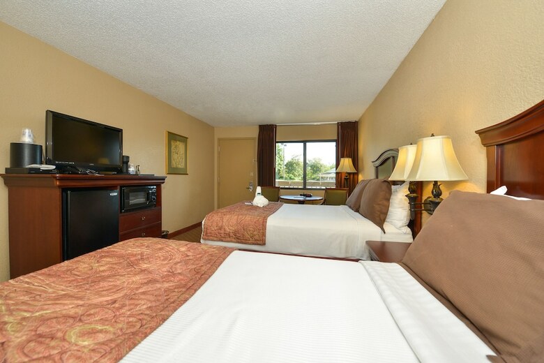 Hotel Best Western Plus Landing View Inn & Suites
