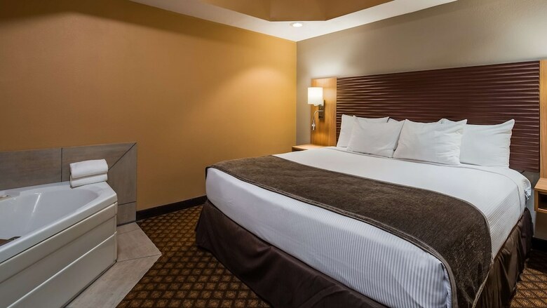 Hotel Best Western Plus Landing View Inn & Suites