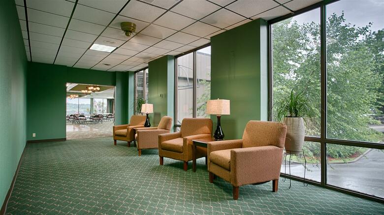 Hotel Best Western Plus Landing View Inn & Suites