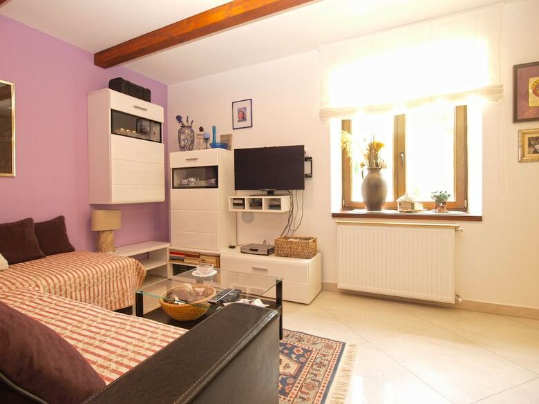 Apartment 64