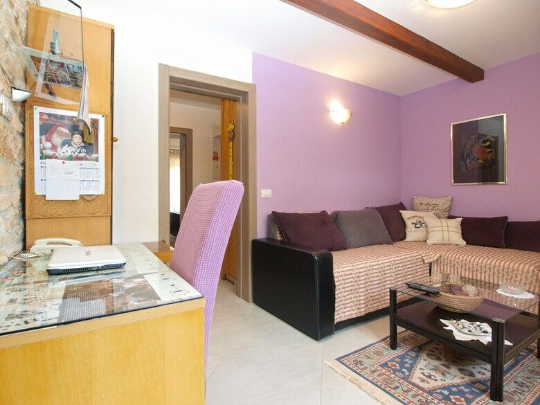 Apartment 64