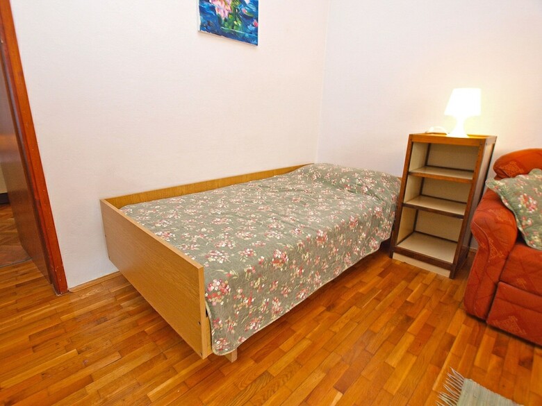 House 385